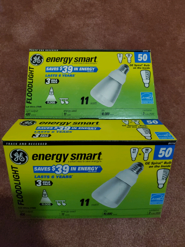 CFL, Halogen light bulbs, new and like new in Indoor Lighting & Fans in Mississauga / Peel Region - Image 6