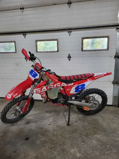 2021 Gasgas 125 two stroke. Comes with aftermarket fuel tank (on bike), fmf shorty exhaust pipe, and...