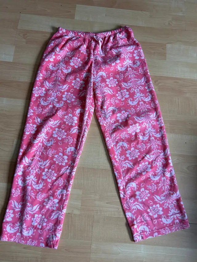 Ladies pyjama pants $5 each Medium & Large pink pattern