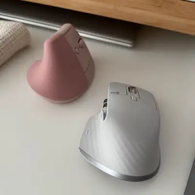 Logi mouse - Pink & Silver , View more
