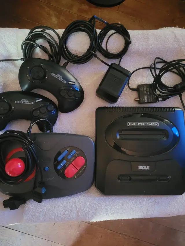 Sega genesis bundle in Older Generation in Barrie - Image 3