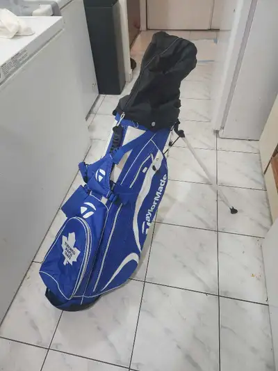 TaylorMade Toronto Maple Leafs Golf Bag and Clubs Set, View more