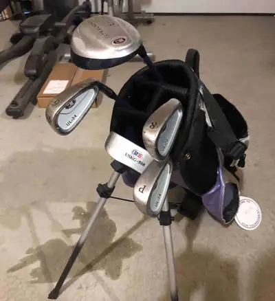 kids starter golf clubs and bag, View more