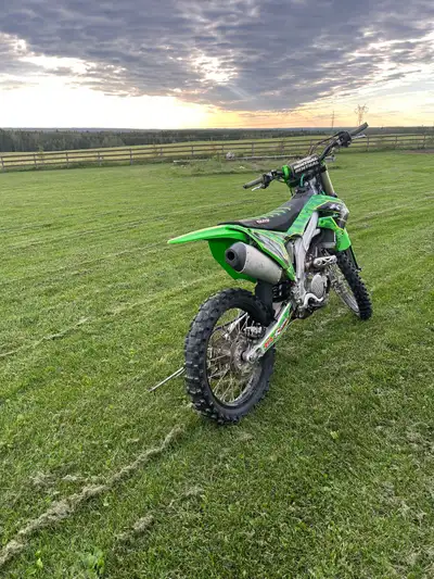 Selling my 2022 KX 250 electric start Dirtbike is in good working order.. I always changed the oil a...