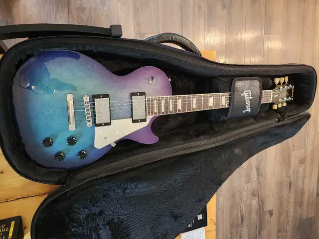 Gibson Les Paul Stuido  in Guitars in Kawartha Lakes - Image 4