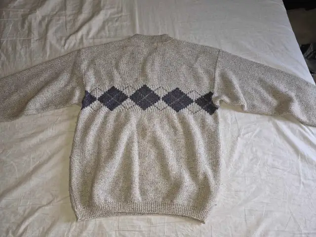 Men's sweater with patterns in Men's in Edmonton - Image 5
