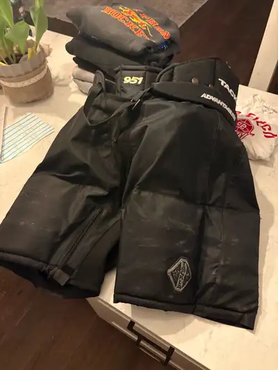 sr medium hockey pants , View more