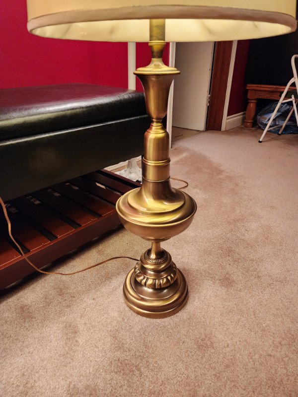 Pair of Vintage Tall Brass Table Lamps 42in Tall in Indoor Lighting & Fans in Edmonton - Image 4
