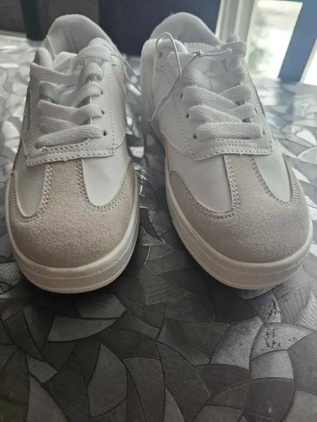 Reebok Court Advance Shoes for kids size US 1K.