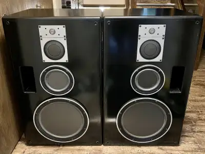TECHNICS SB-M1 Flagshig 4way Xrare Studio Monitor 188 lbs eac, View more