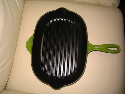 LE CREUSET SEAR PAN, View more