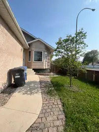 House for Rent in Old St. Vital 4 bed 3 bath 