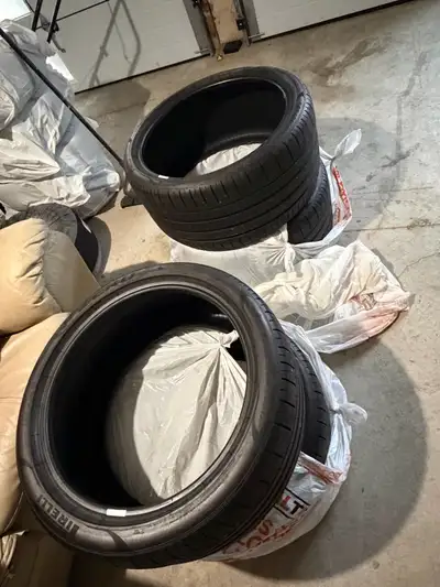 Set of 4 Pirelli P-Zero summer tires, used for 15k km, should last for another 15-20k km. 2 tires: 2...