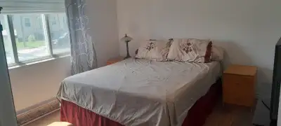 Longueuil grande chambre à louer 750$