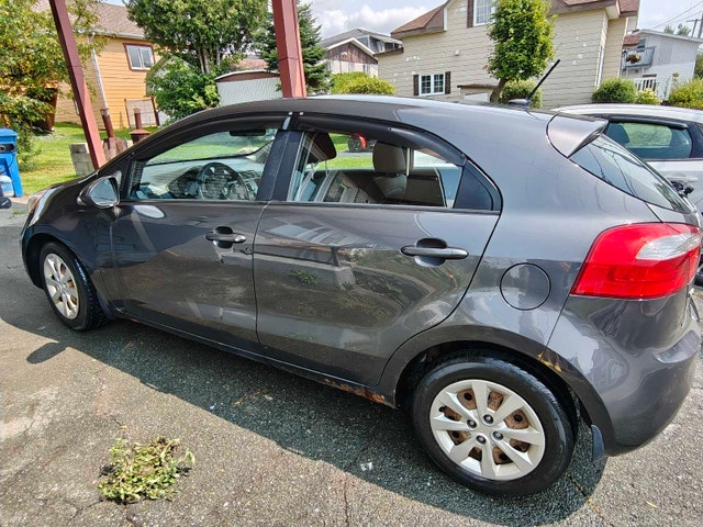 Kia Rio 2013 Hatchback — photo 3