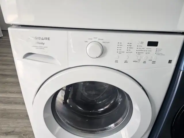 72 inch h front load washer electric dryer set  in Washers & Dryers in Mississauga / Peel Region - Image 4