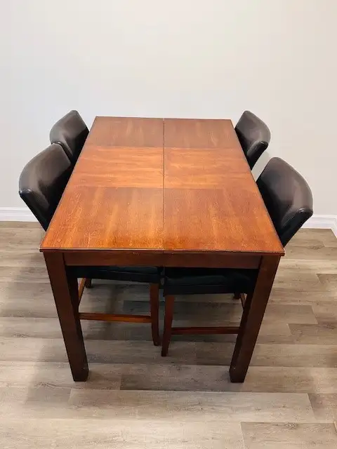 Executive Dining Table with 8 Chairs in Dining Tables & Sets in Bedford - Image 5