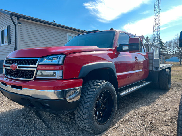 2003 Chevrolet 3500 Duramax  in Cars & Trucks in Saskatoon - Image 2