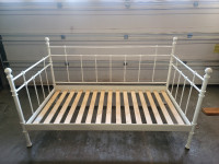Excellent Twin/Single size metal DAYBED frame with slats Dropoff