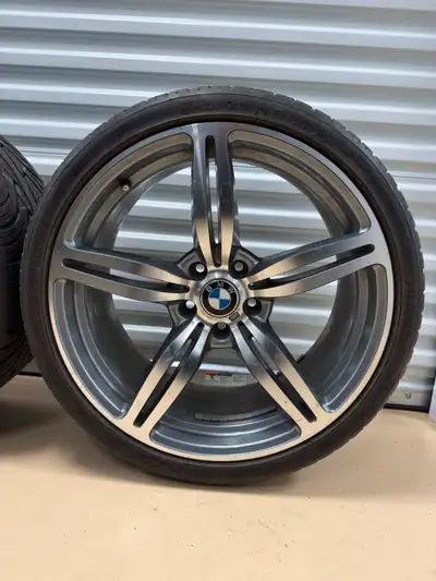 4 Tires with rims in perfect condition Fits BMW 3,4,5,7 Series Bolt Pattern 5x120 Center Bore 72.6 F...
