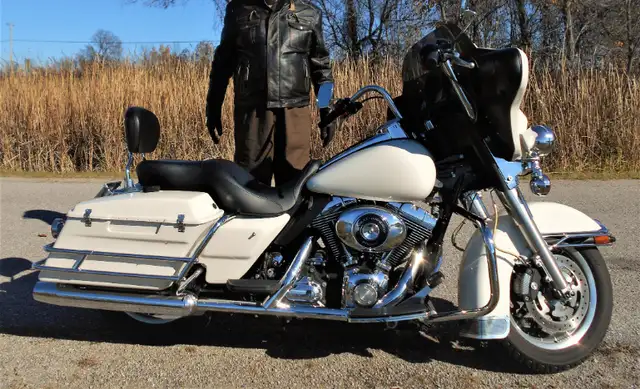 2008 HARLEY DAVIDSON FLHTP Electro Glide Motorcycle in Street, Cruisers & Choppers in Ottawa - Image 5