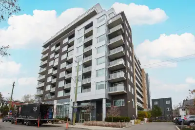 Description - Available mid-September (possibly earlier) - 7 Marquette Avenue (third floor) - 2 Bedr...