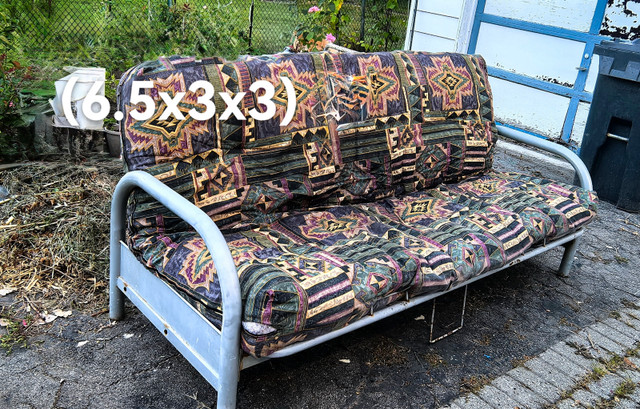 sofa couch Futon in Couches & Futons in Windsor Region