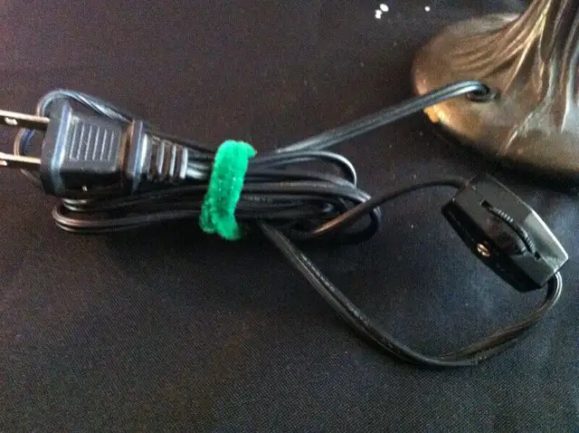 VINTAGE TABLE LAMP in Indoor Lighting & Fans in Barrie - Image 11