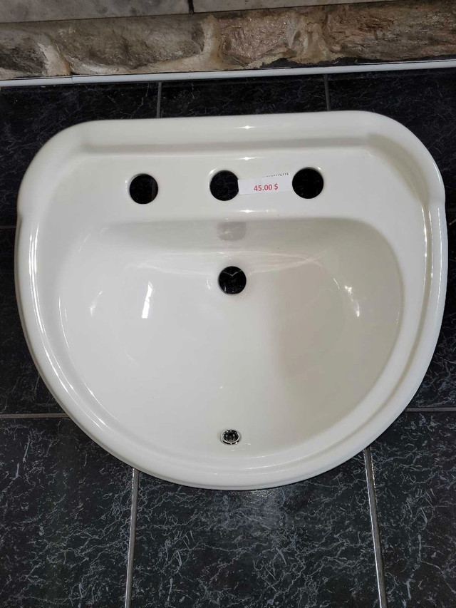 Lavabo en porcelaine neuf dans Plomberie, éviers, toilettes et bains  à Laval/Rive Nord - Image 2