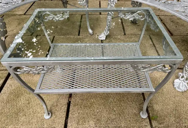 Cast Iron Oak Leaf Motif Bench & Glass Garden Patio/Cafe  in Patio & Garden Furniture in Norfolk County - Image 9