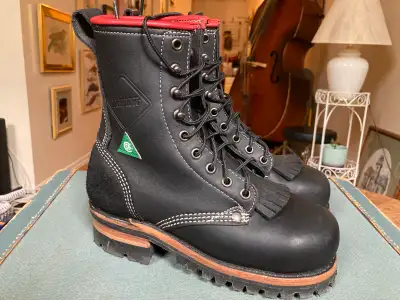 Leather Steel Toe Boots: Women’s 6.5, View more