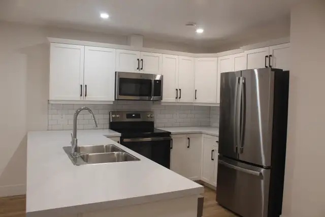 3 BR, 2 Bath duplex in Stratford, 1st month rent free! in Long Term Rentals in Charlottetown - Image 3