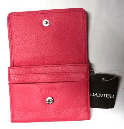 BRAND NEW Danier Leather Women's Bag & Leather credit card purse, View more