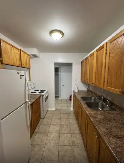 Room #Dartmouth #Room Available #For Single $750 Short Term or Long term !! 1 room available in 2BHK...