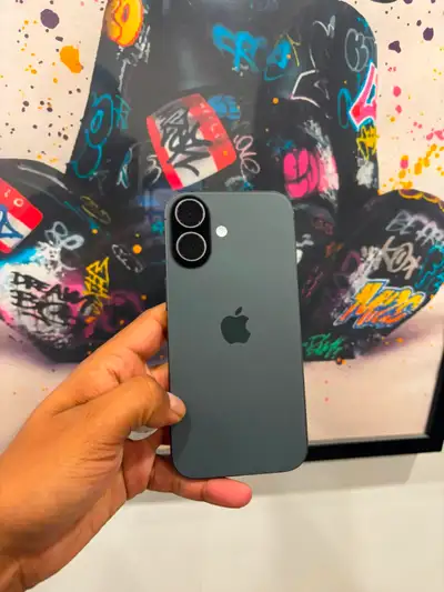 iPhone 16 128gb FULL PKG AT THE LOWEST PRICE !! - 128gb STORAGE CAPACITY - 81% btry - Fully Unlocked...