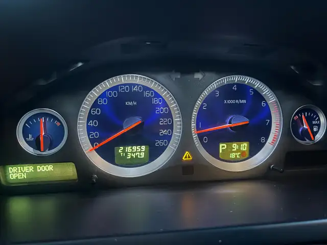 2011 Volvo XC90 R-Design540714053445898249