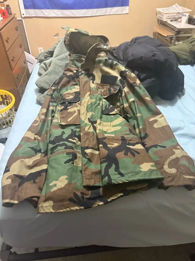 U.S. military parka in Men's in Charlottetown - Image 3
