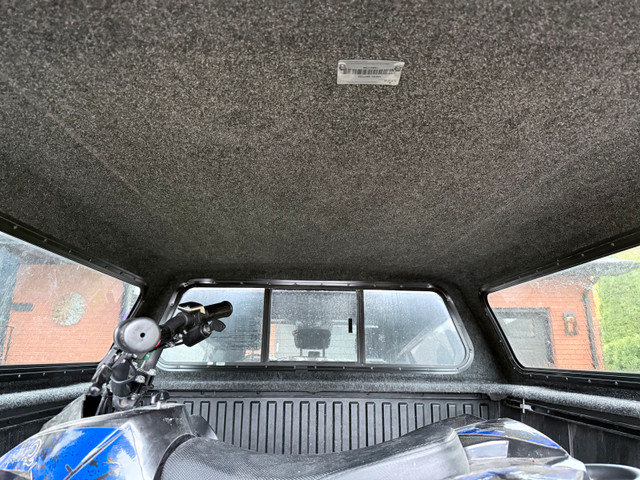 Toyota tundra 6.5 (long box) cap in Cars & Trucks in Timmins - Image 4