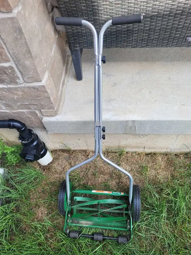 Scotts Reel. 14" in Lawnmowers & Leaf Blowers in Kitchener / Waterloo - Image 10