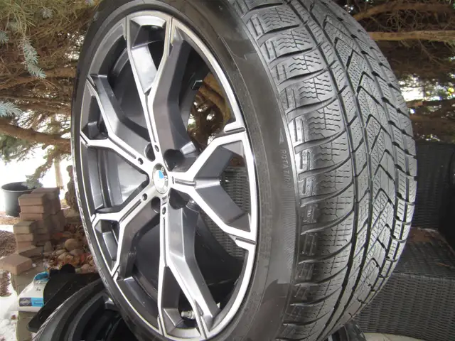Factory BMW X5 X6 21' staggered winter snow wheel  package 741M in Tires & Rims in Oakville / Halton Region - Image 6
