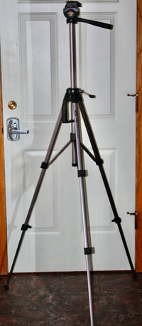 OPTEX T465 TRIPOD WITH QUICK RELEASE PLATE