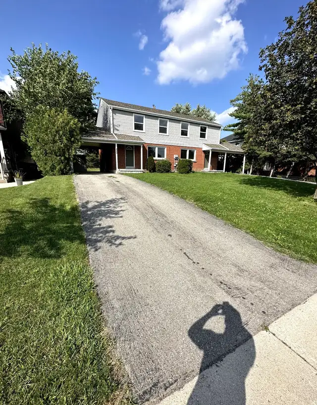 Gorgeous 3 Bedroom Home In Stoney Creek