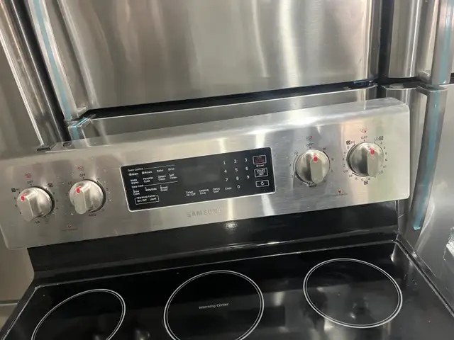 TONS OF OPTION STAINLESS STEEL ELECTRIC STOVE RANGE  in Stoves, Ovens & Ranges in Mississauga / Peel Region - Image 4