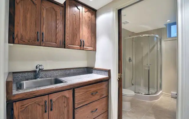 2 Bedroom Basement for Rent in Long Term Rentals in Oakville / Halton Region - Image 5