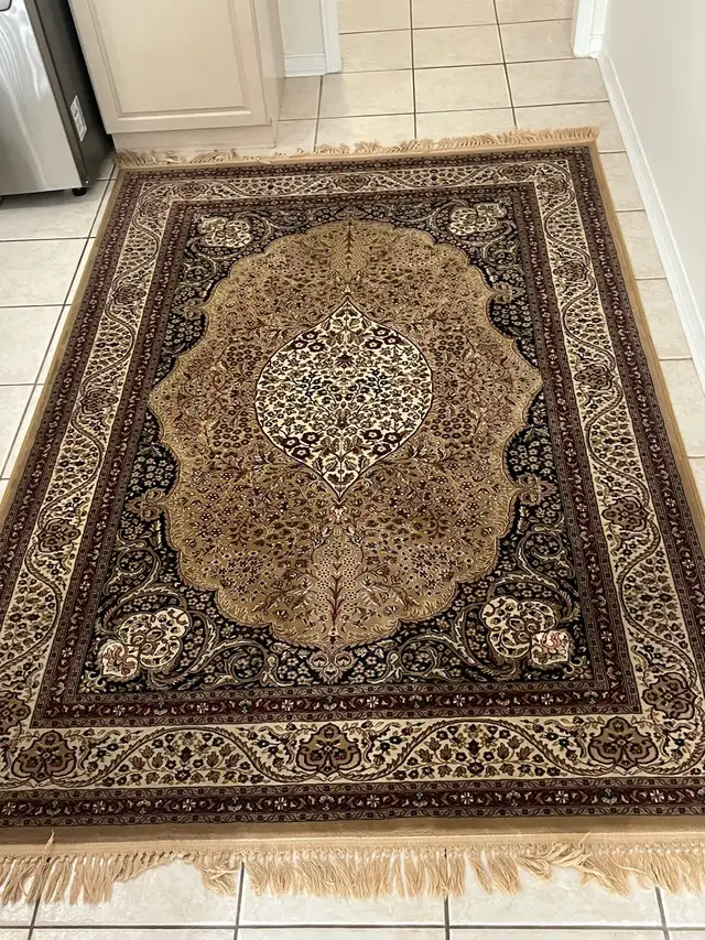 Persian rug in Rugs, Carpets & Runners in Markham / York Region - Image 2