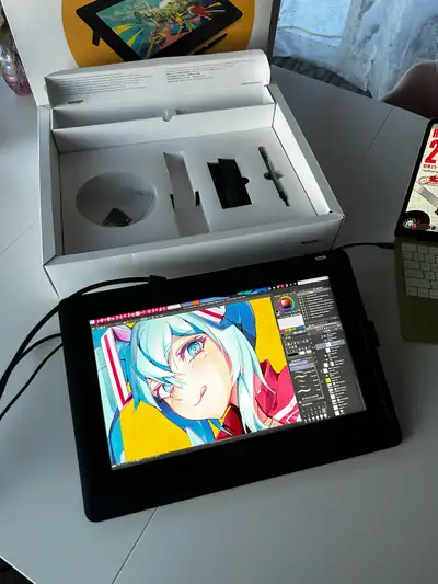 Selling my Wacom Cintiq 16"! (DTK1660) This was my backup tablet for a few years, I bought it new an...