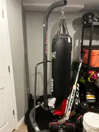 80 lb heavy weight punching bag and stand