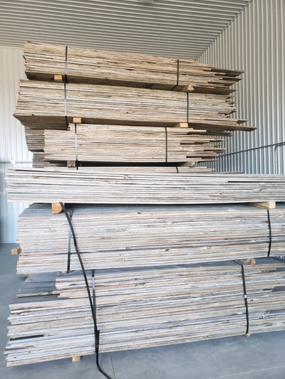 Grey barn board for sale. $7.50 sf under 200 sf $5.50 sf over 200sf Calls only 519 998 5004 Mon-Fri-...