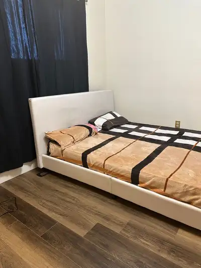 Shared Room for Rent – Girls Only Near Westwood Mall ($450 All Inclusive) Location: Near Westwood Ma...