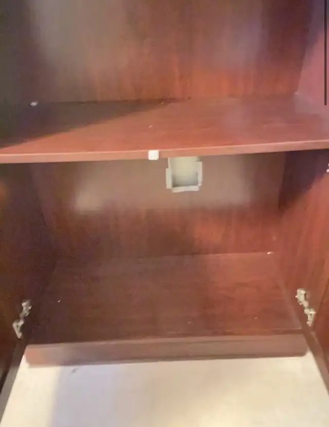 Tall Bookcase with Lower 2-Door Cabinet in Bookcases & Shelving Units in Napanee - Image 4